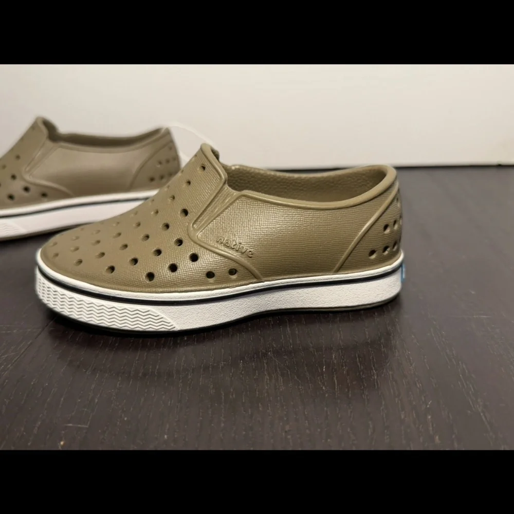 Native Miles Slip On Shoes Utility Green/Shell White Little Kids/Toddler C8